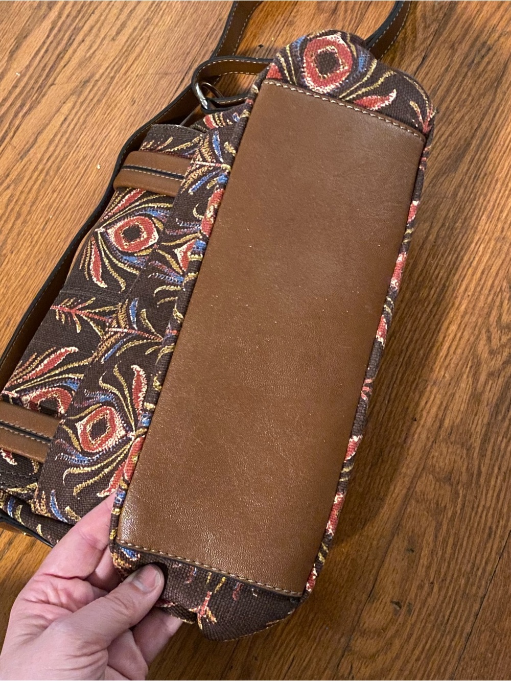 Relic by Fossil brown peacock feather leather crossbody adjustable canvas bag - Picture 7 of 10